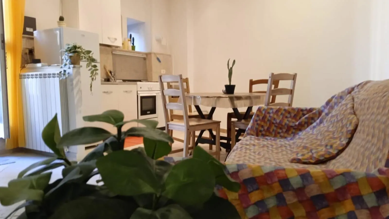 Little & Quiet Central Flat Naples